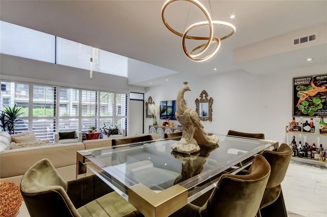 301 2ND STREET N 10, St Petersburg, FL 33701