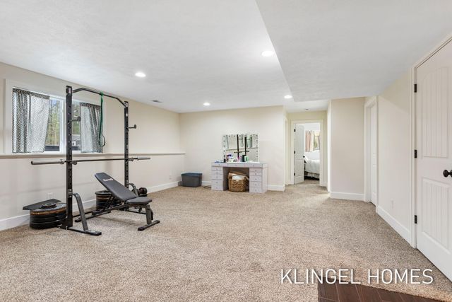 16831 Watersedge Drive, Grand Haven, MI 49417