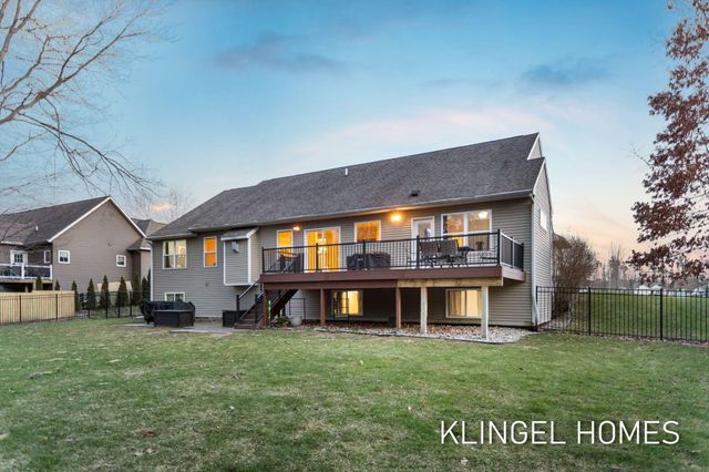 16831 Watersedge Drive, Grand Haven, MI 49417