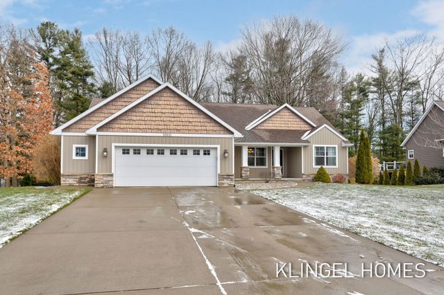 16831 Watersedge Drive, Grand Haven, MI 49417
