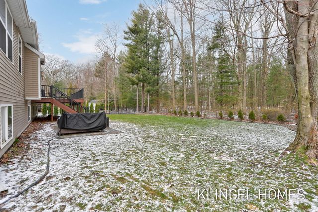 16831 Watersedge Drive, Grand Haven, MI 49417