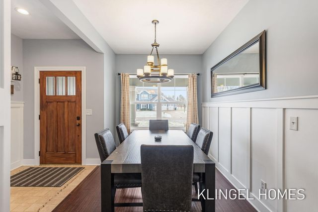 16831 Watersedge Drive, Grand Haven, MI 49417