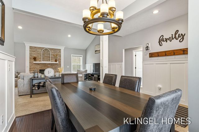 16831 Watersedge Drive, Grand Haven, MI 49417