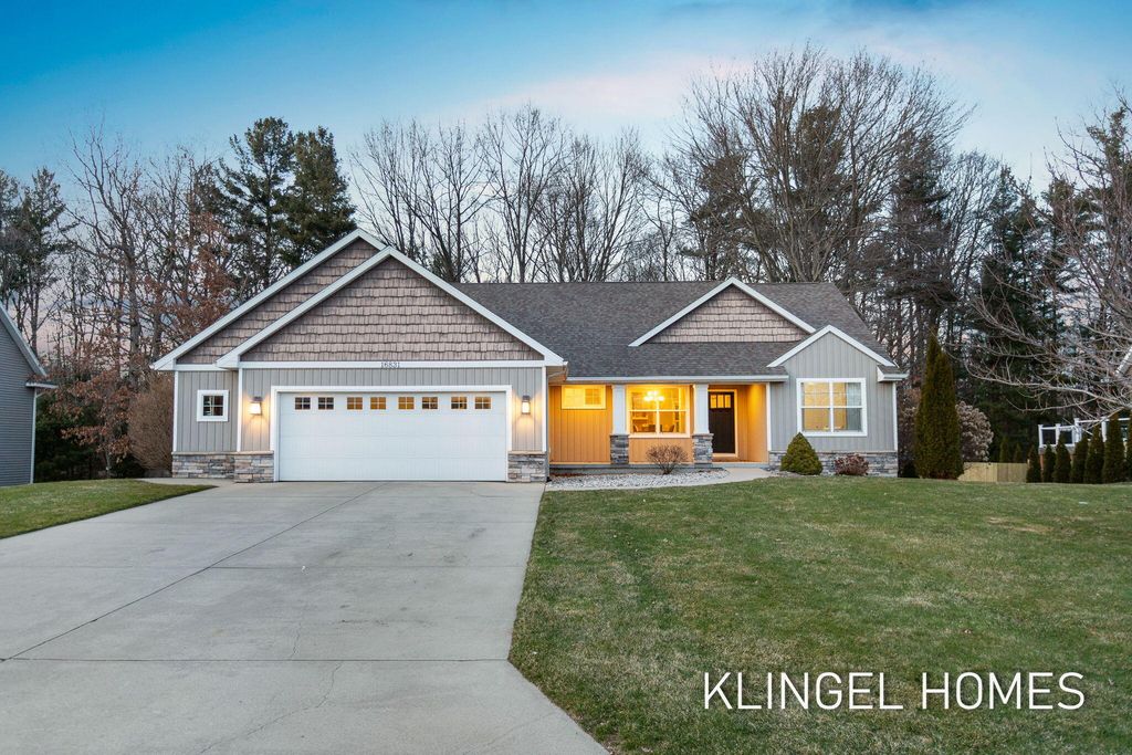 16831 Watersedge Drive, Grand Haven, MI 49417