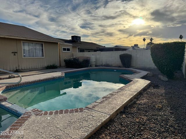 1814 W CHEYENNE Drive, Chandler, AZ 85224