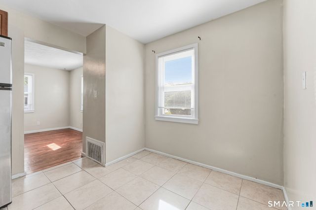 92 Seaman Circle, Manchester, CT 06040