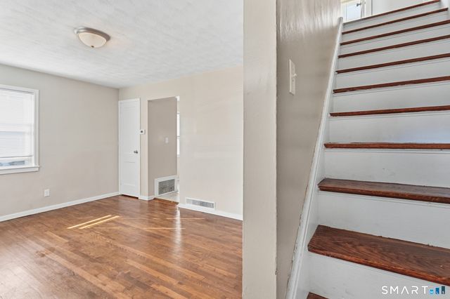 92 Seaman Circle, Manchester, CT 06040