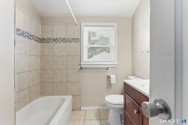 92 Seaman Circle, Manchester, CT 06040