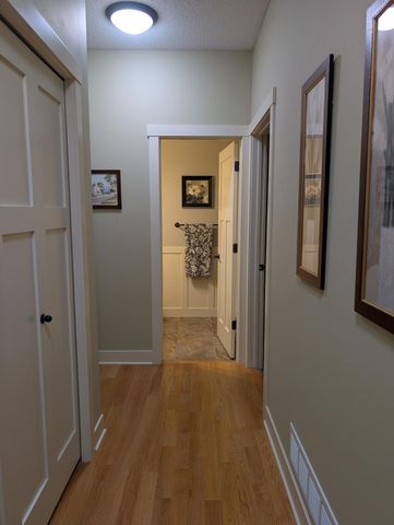 2621 Cardinal Court, North Saint Paul, MN 55109
