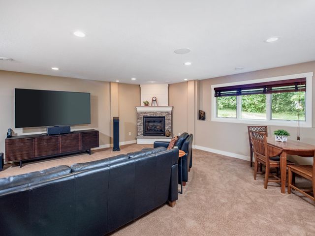 2621 Cardinal Court, North Saint Paul, MN 55109