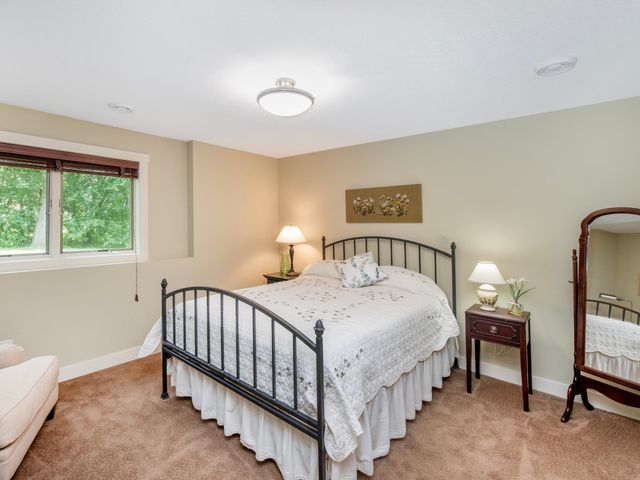 2621 Cardinal Court, North Saint Paul, MN 55109