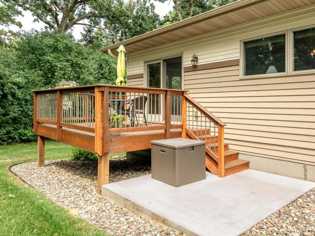 2621 Cardinal Court, North Saint Paul, MN 55109