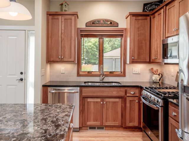2621 Cardinal Court, North Saint Paul, MN 55109