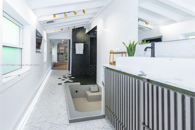 814 Monterey St, Coral Gables, FL 33134