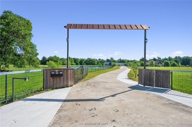 7754 Edge Cut Off Road, Hearne, TX 77859