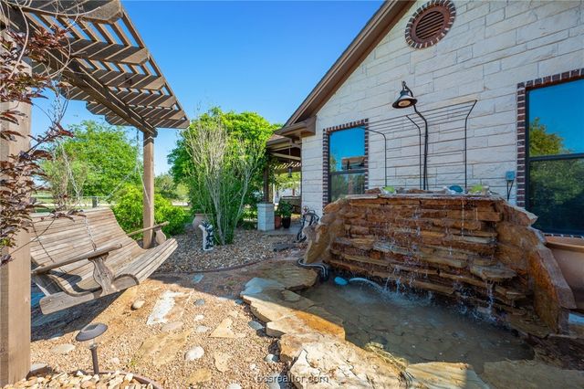 7754 Edge Cut Off Road, Hearne, TX 77859