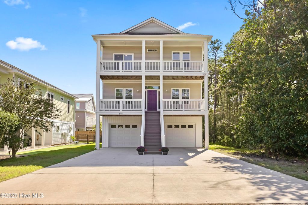 805 S South Carolina Avenue, Carolina Beach, NC 28428