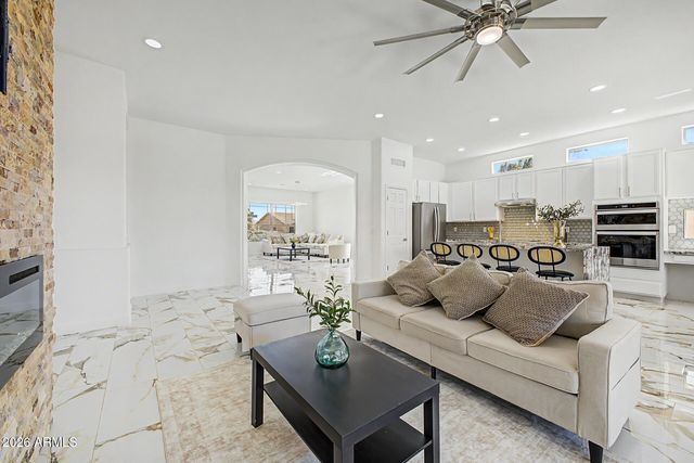 11530 S MORNINGSIDE Drive, Goodyear, AZ 85338