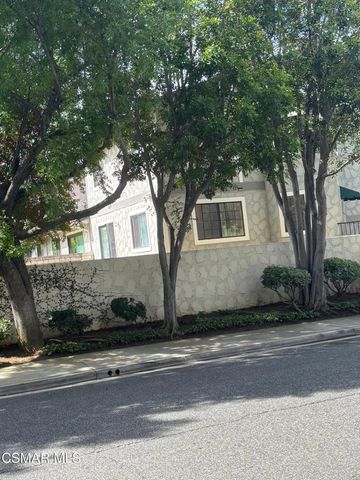 29740 Strawberry Hill Drive, Agoura Hills, CA 91301