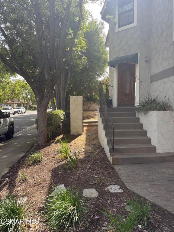 29740 Strawberry Hill Drive, Agoura Hills, CA 91301