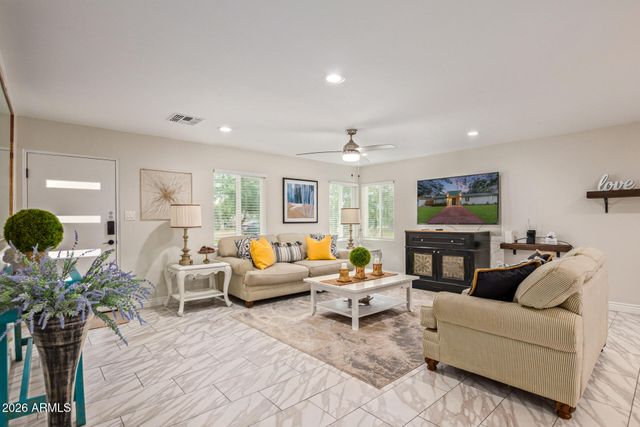 2209 E WINDSOR Avenue, Phoenix, AZ 85006