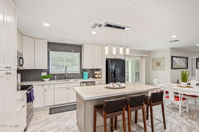 2209 E WINDSOR Avenue, Phoenix, AZ 85006