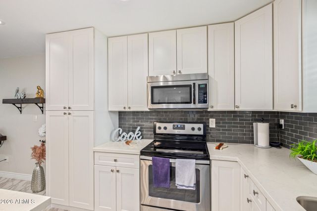 2209 E WINDSOR Avenue, Phoenix, AZ 85006