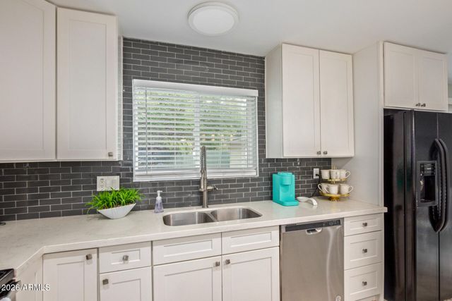 2209 E WINDSOR Avenue, Phoenix, AZ 85006