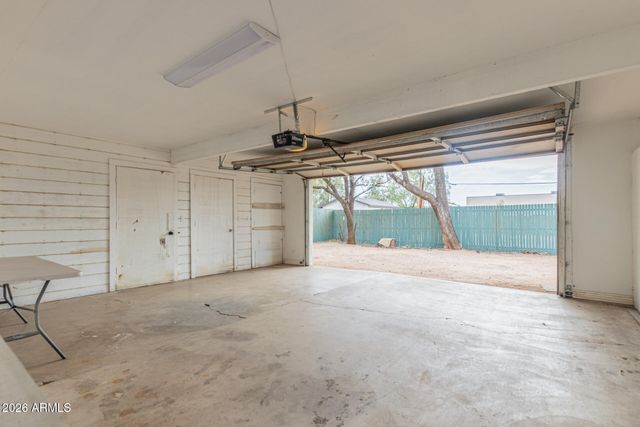 2209 E WINDSOR Avenue, Phoenix, AZ 85006