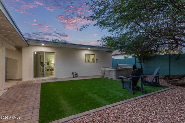 2209 E WINDSOR Avenue, Phoenix, AZ 85006