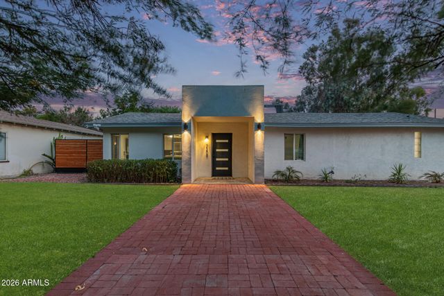 2209 E WINDSOR Avenue, Phoenix, AZ 85006