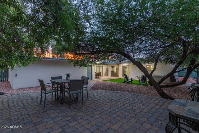 2209 E WINDSOR Avenue, Phoenix, AZ 85006