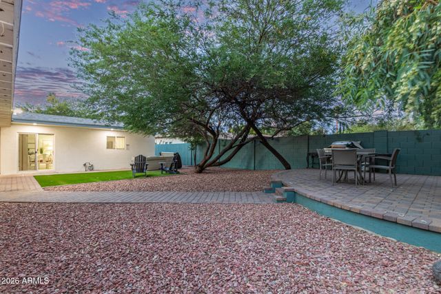 2209 E WINDSOR Avenue, Phoenix, AZ 85006