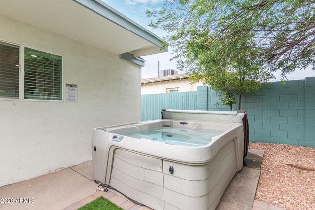 2209 E WINDSOR Avenue, Phoenix, AZ 85006