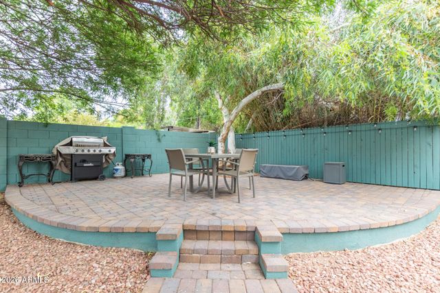 2209 E WINDSOR Avenue, Phoenix, AZ 85006