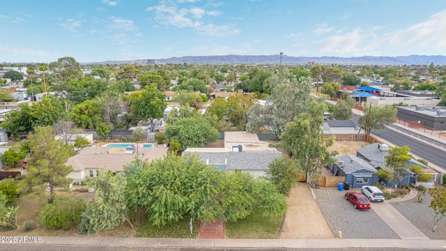 2209 E WINDSOR Avenue, Phoenix, AZ 85006