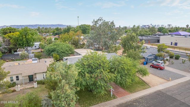 2209 E WINDSOR Avenue, Phoenix, AZ 85006