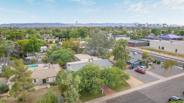 2209 E WINDSOR Avenue, Phoenix, AZ 85006