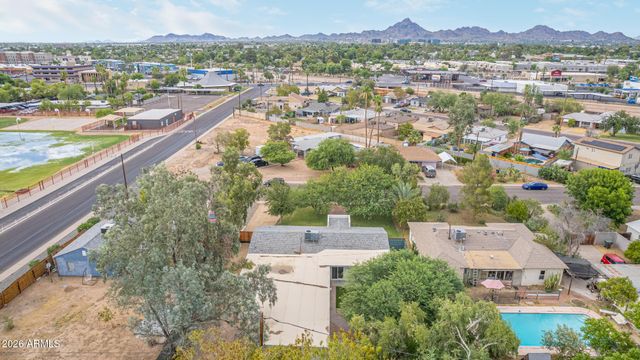 2209 E WINDSOR Avenue, Phoenix, AZ 85006