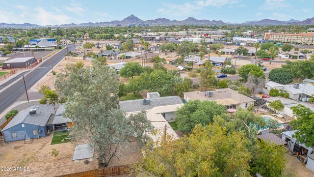 2209 E WINDSOR Avenue, Phoenix, AZ 85006