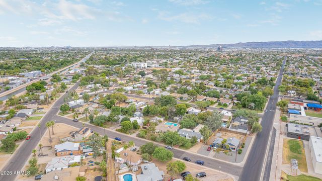 2209 E WINDSOR Avenue, Phoenix, AZ 85006