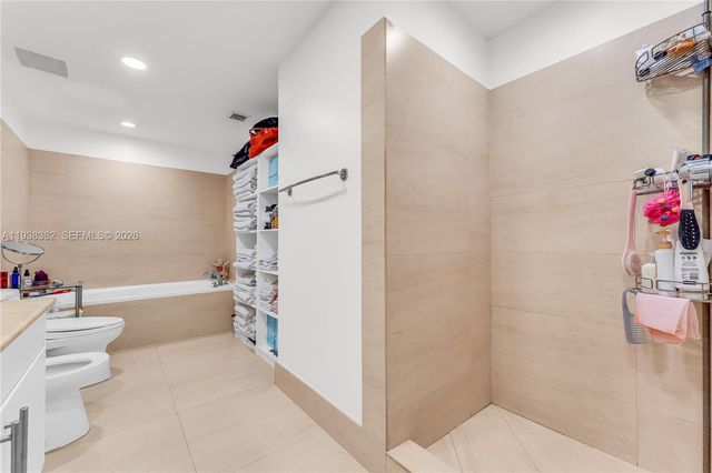 7929 West Dr 702, North Bay Village, FL 33141