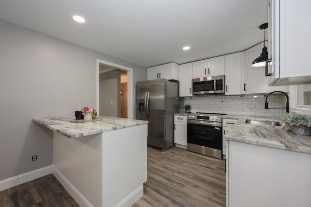 877 St Johnsbury Road, Littleton, NH 03561