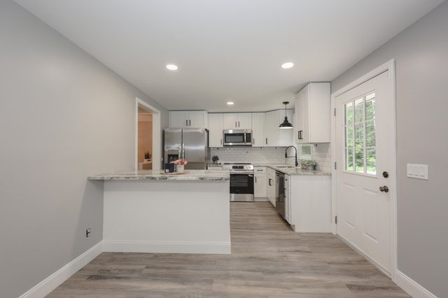 877 St Johnsbury Road, Littleton, NH 03561