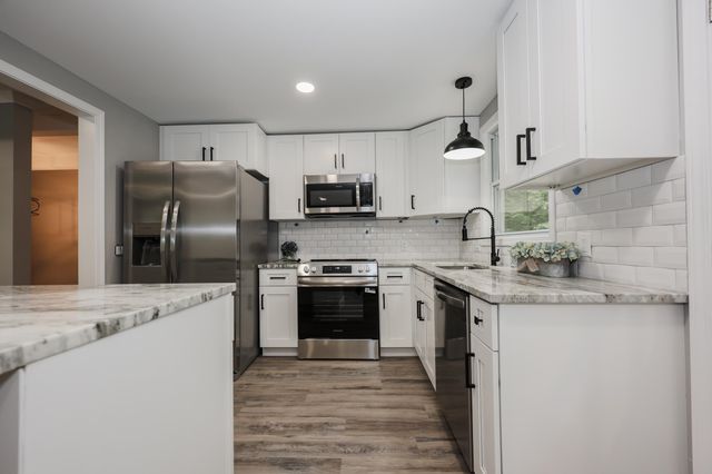 877 St Johnsbury Road, Littleton, NH 03561