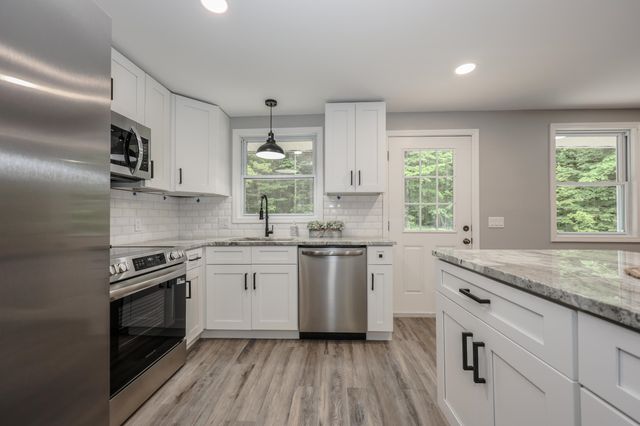 877 St Johnsbury Road, Littleton, NH 03561