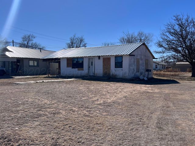 109 NW 5th Street, Dimmitt, TX 79027