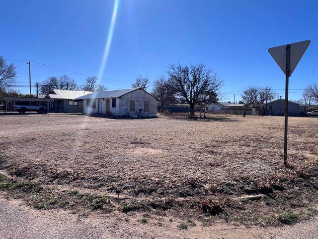 109 NW 5th Street, Dimmitt, TX 79027