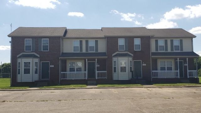 237 State Line Dr, Oak Grove, KY 42262