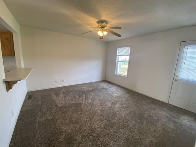237 State Line Dr, Oak Grove, KY 42262